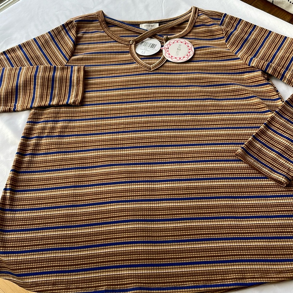 Women’s Long Sleeved Top With Cut Out Details NWT!